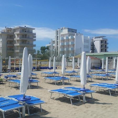 Hotel Marco Лидо ди Савио Екстериор снимка