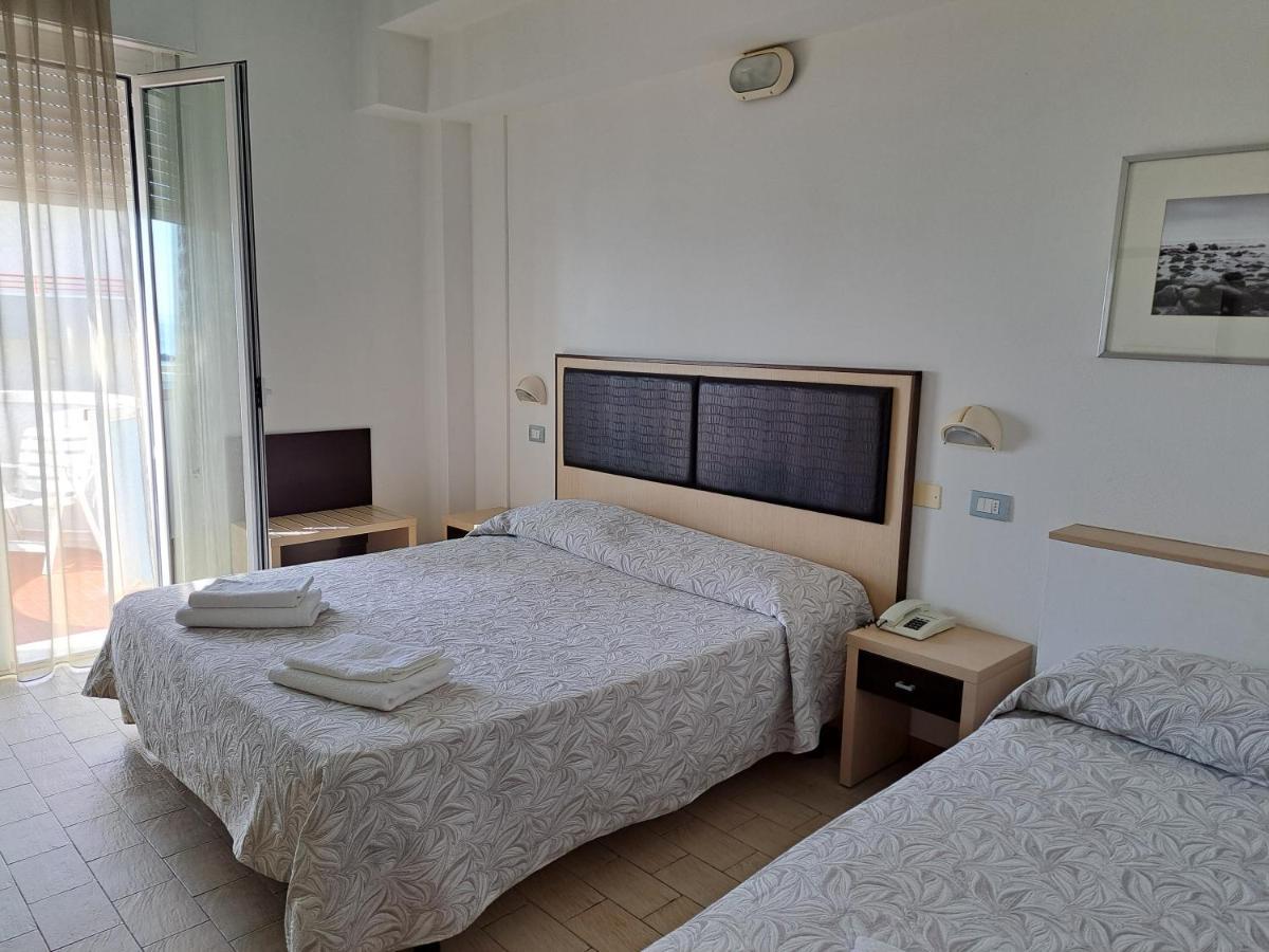Hotel Marco Лидо ди Савио Екстериор снимка