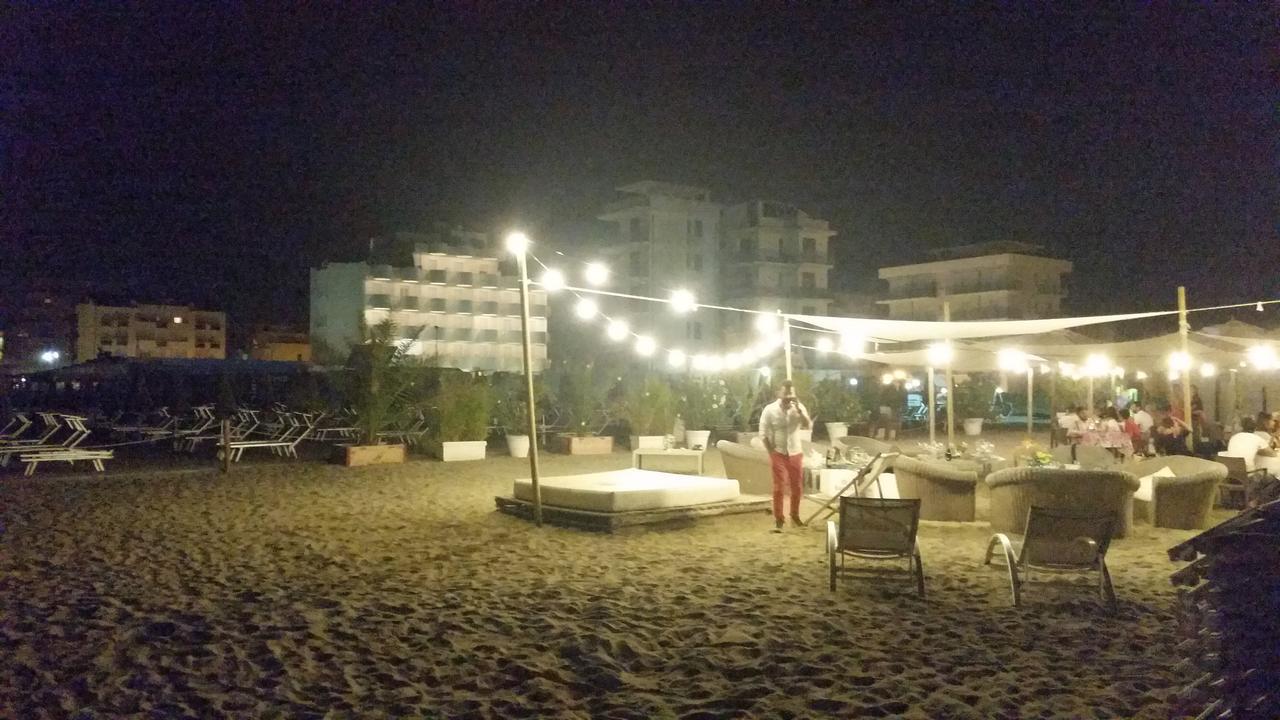 Hotel Marco Лидо ди Савио Екстериор снимка